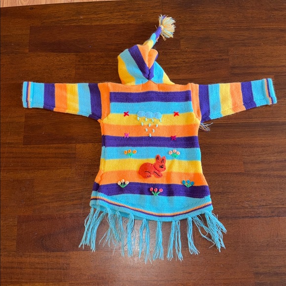 Four Suyos Girls Peruvian 100% wool hooded Sweater with Puffy embellishments. - Picture 9 of 14